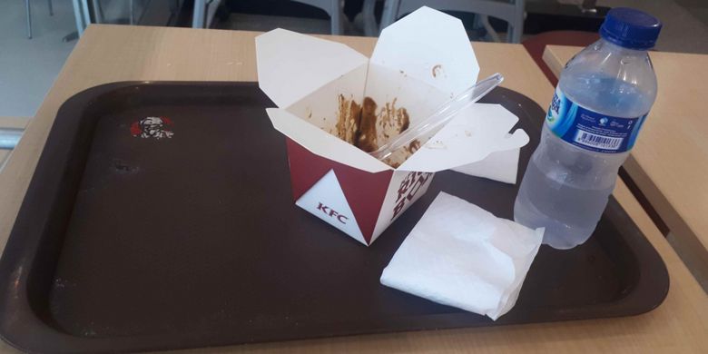 Detail Gambar Makan Di Kfc Nomer 23