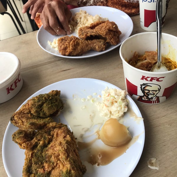 Detail Gambar Makan Di Kfc Nomer 42