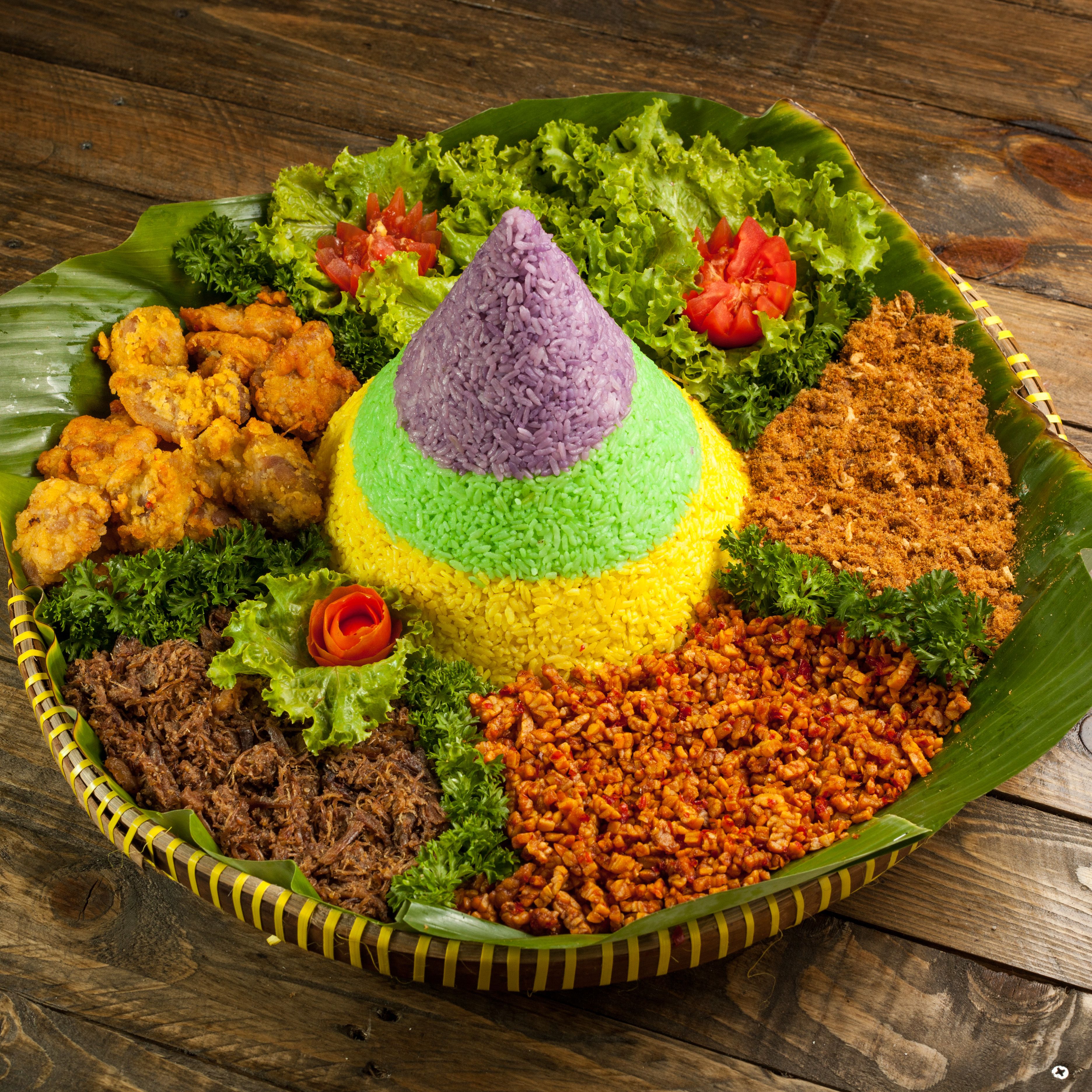 Detail Gambar Makan Tumpeng Nomer 29