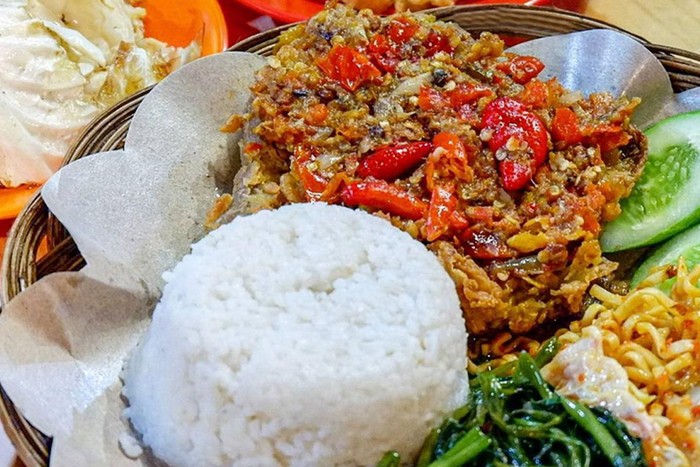 Detail Gambar Makanan Ayam Geprek Nomer 3