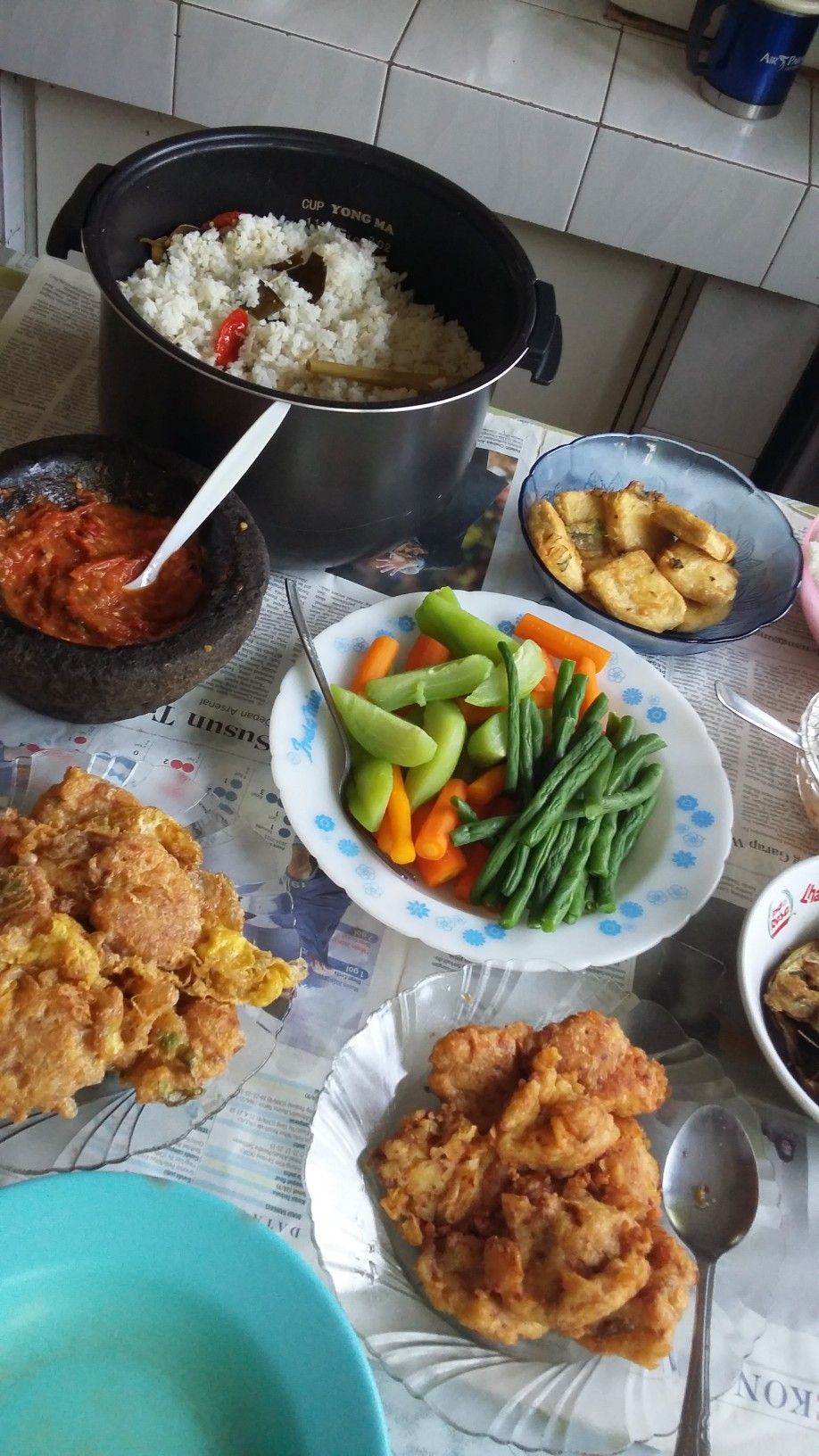 Detail Gambar Makanan Di Meja Nomer 24