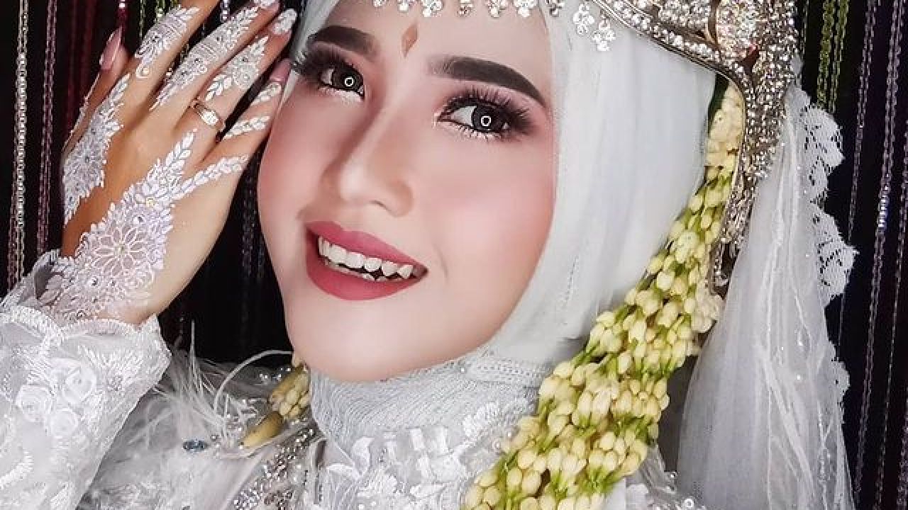 Detail Gambar Make Up Pengantin Nomer 56