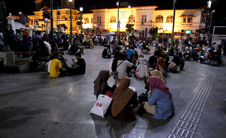 Detail Gambar Malioboro Malam Hari Nomer 40