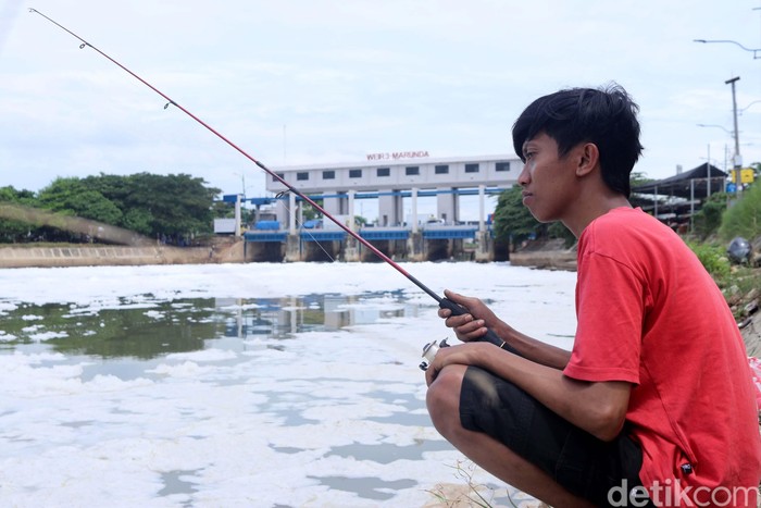 Detail Gambar Mancing Ikan Nomer 41