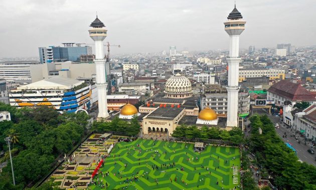Detail Gambar Masjid Agung Bandung Nomer 11