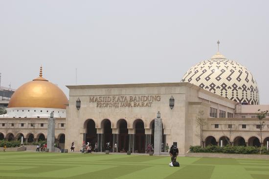 Detail Gambar Masjid Agung Bandung Nomer 13