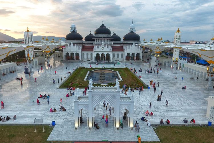 Detail Gambar Masjid Baiturrahman Aceh Nomer 2