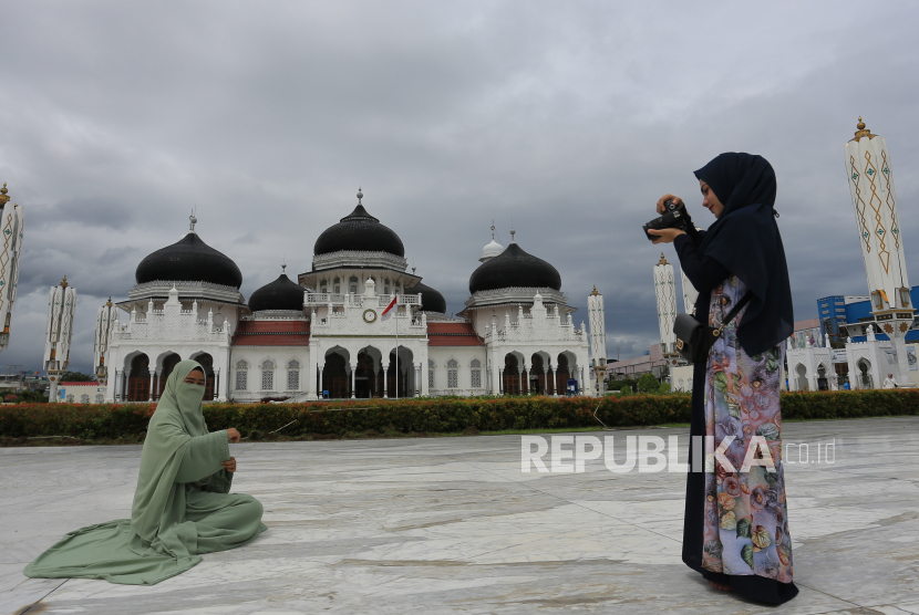 Detail Gambar Masjid Baiturrahman Aceh Nomer 15