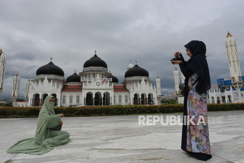 Detail Gambar Masjid Baiturrahman Banda Aceh Nomer 12