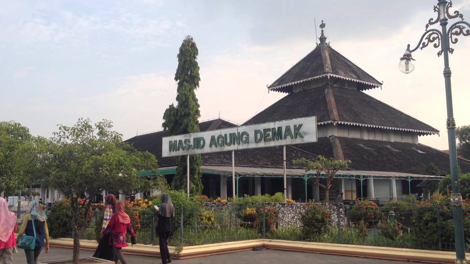 Detail Gambar Masjid Demak Nomer 44