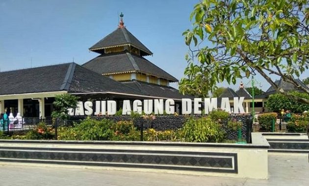 Detail Gambar Masjid Demak Jawa Tengah Nomer 10