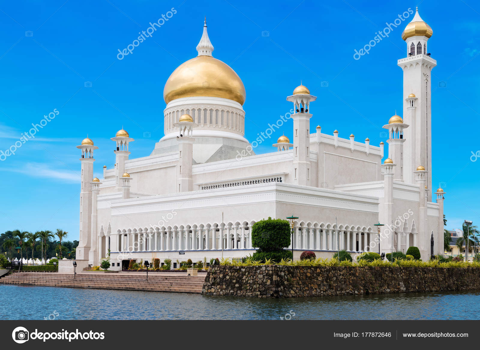 Detail Gambar Masjid Di Brunei Darussalam Nomer 28