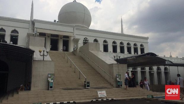 Detail Gambar Masjid Di Jakarta Nomer 9