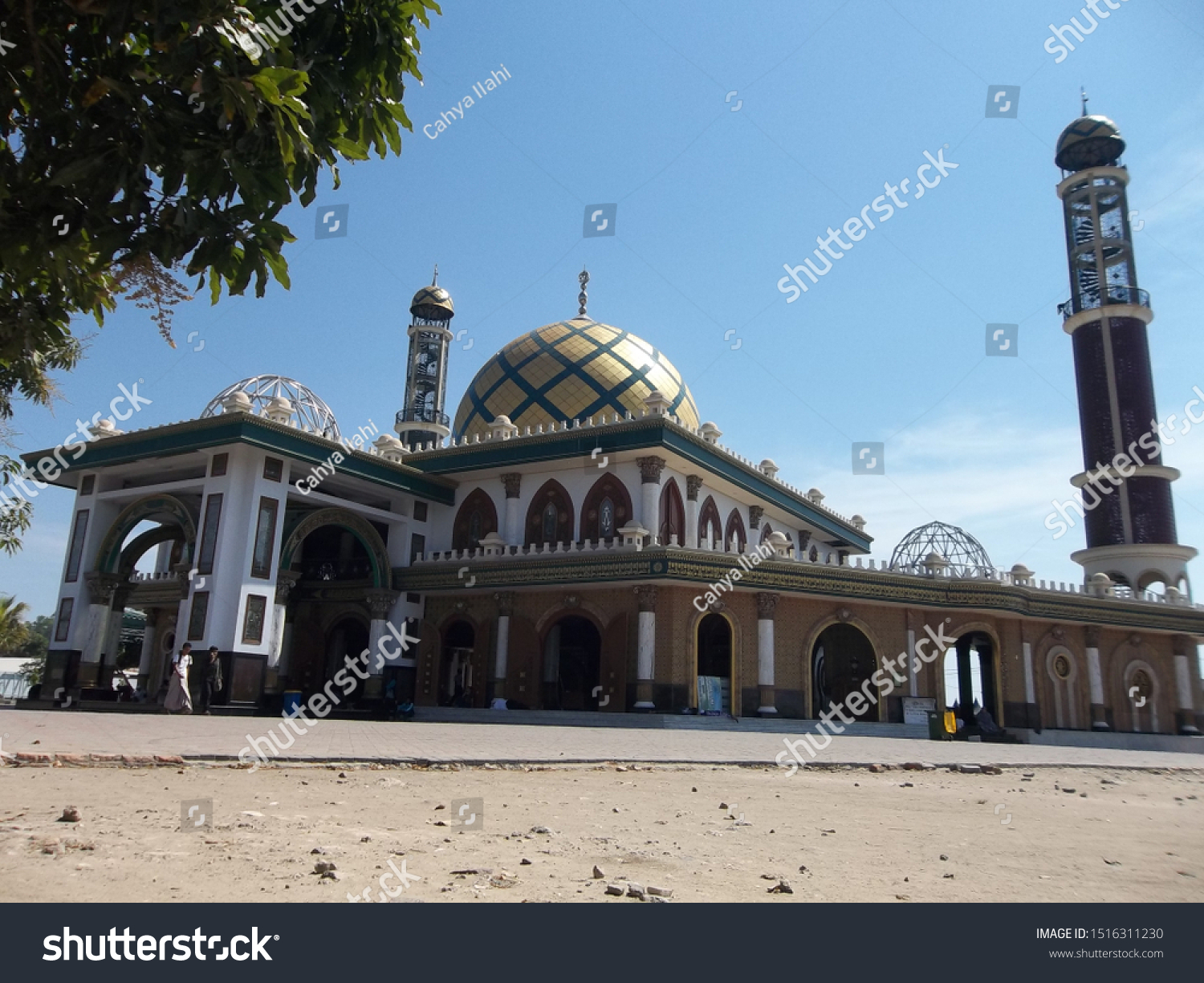 Detail Gambar Masjid Di Madura Nomer 21