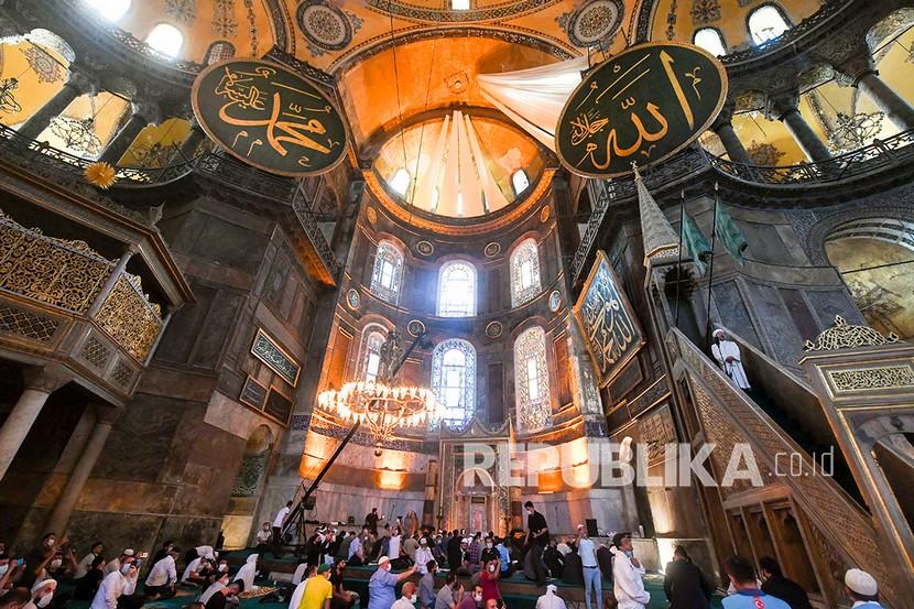 Detail Gambar Masjid Hagia Sophia Nomer 2