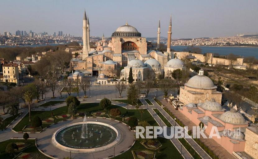 Detail Gambar Masjid Hagia Sophia Nomer 22