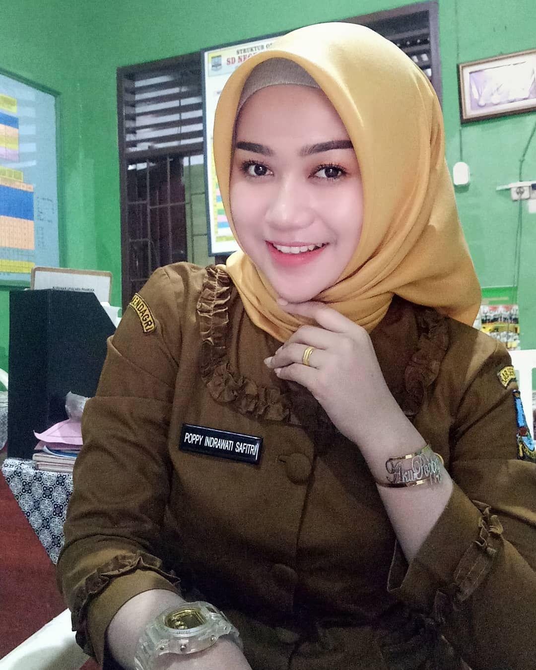 Detail Gambar Masjid Kartun Pramugari Berkerudung Kartun Koleksi Nomer 3
