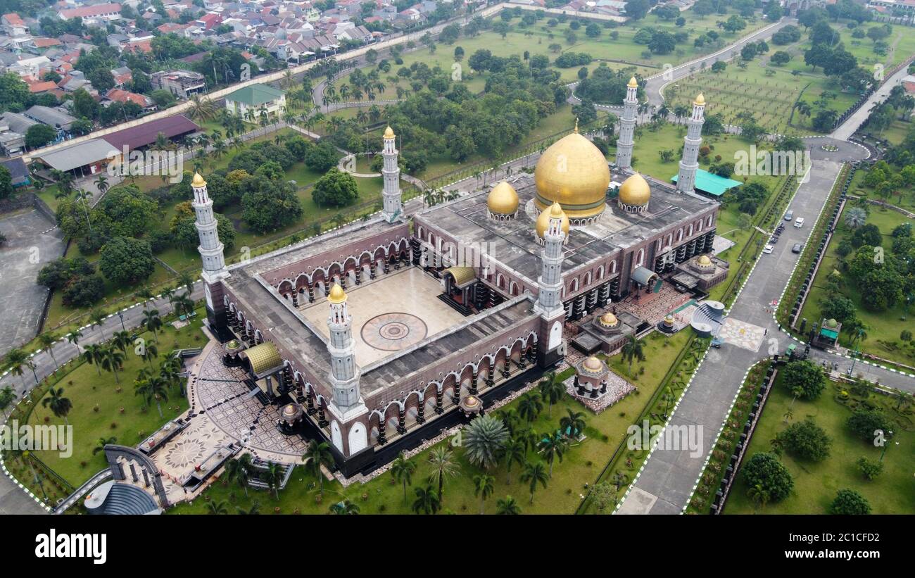 Detail Gambar Masjid Kubah Emas Nomer 32