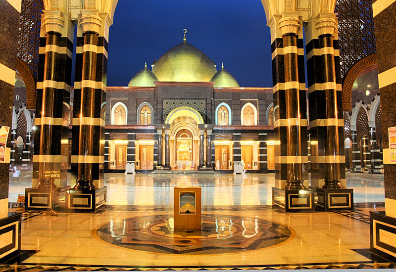 Detail Gambar Masjid Kubah Emas Nomer 8