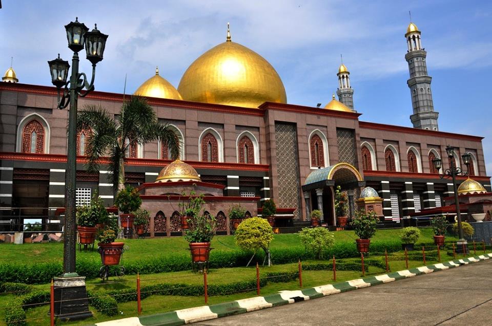 Detail Gambar Masjid Kubah Emas Depok Nomer 2