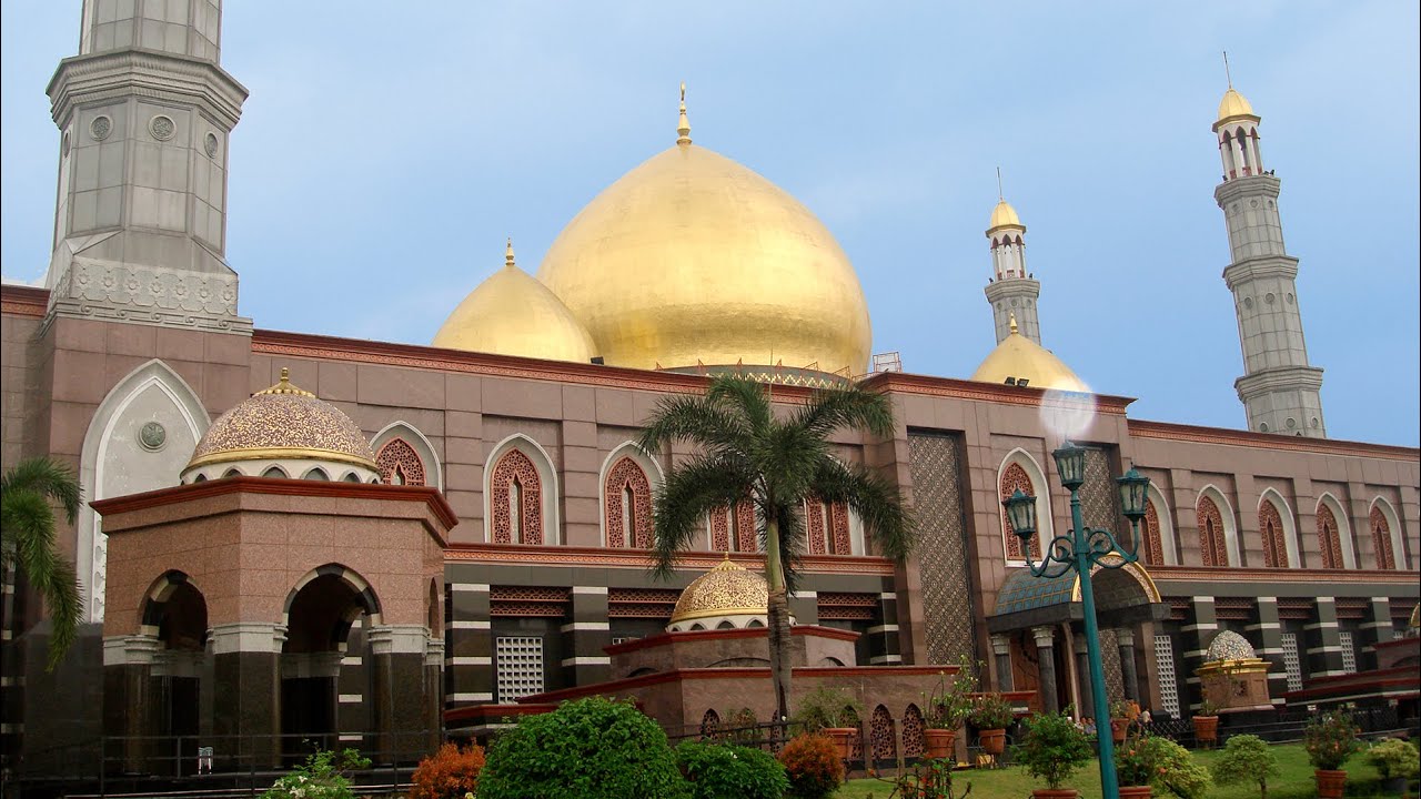 Detail Gambar Masjid Kubah Emas Depok Nomer 17