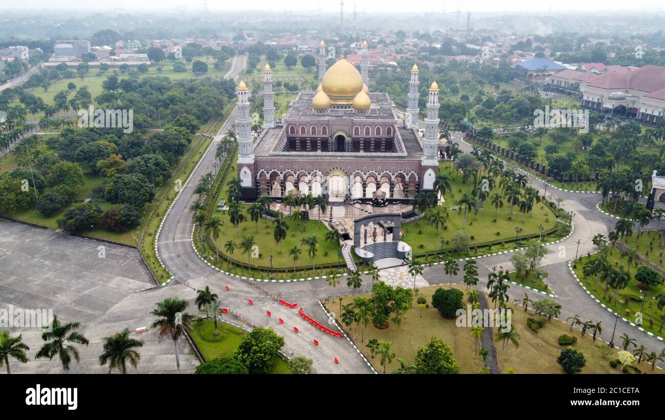 Detail Gambar Masjid Kubah Emas Depok Nomer 34