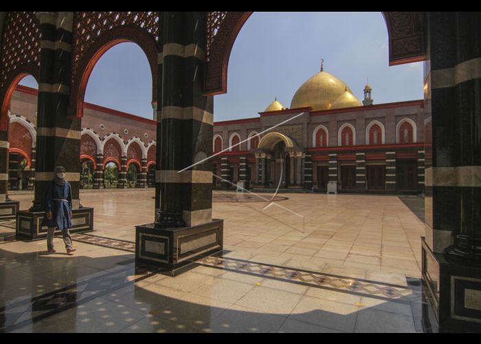 Detail Gambar Masjid Kubah Emas Depok Nomer 46