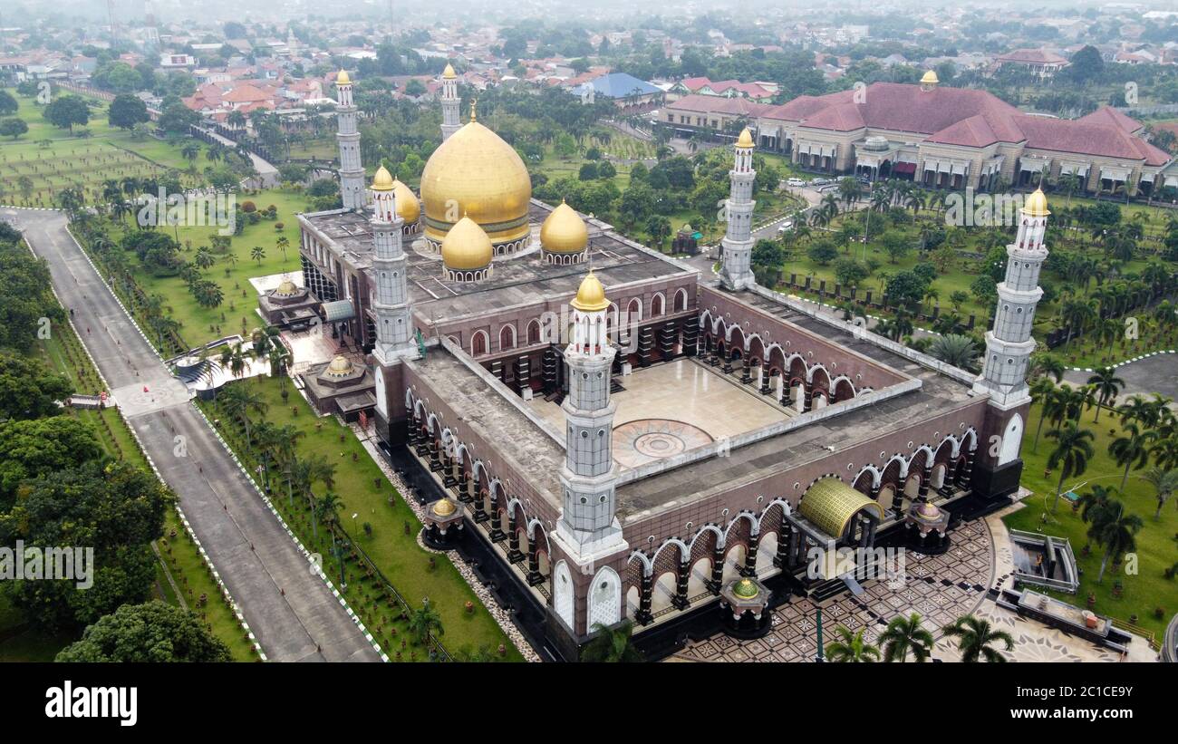 Detail Gambar Masjid Kubah Mas Nomer 14