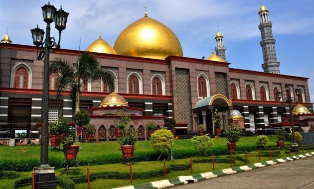 Detail Gambar Masjid Kubah Mas Nomer 6