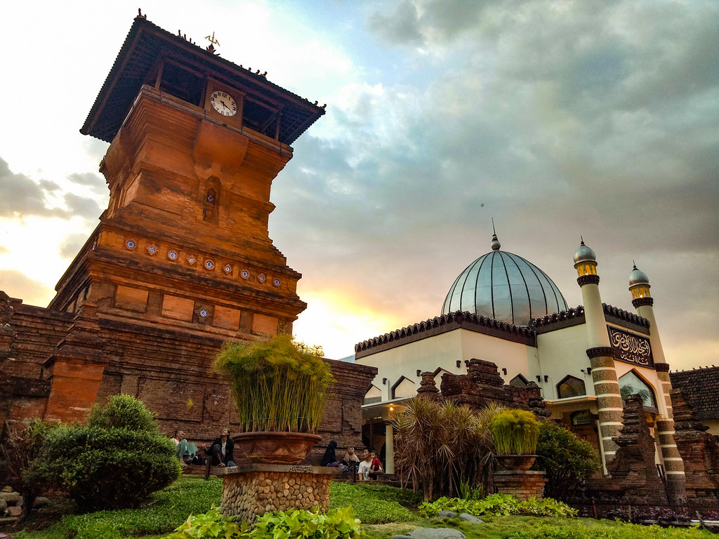 Detail Gambar Masjid Menara Kudus Nomer 14