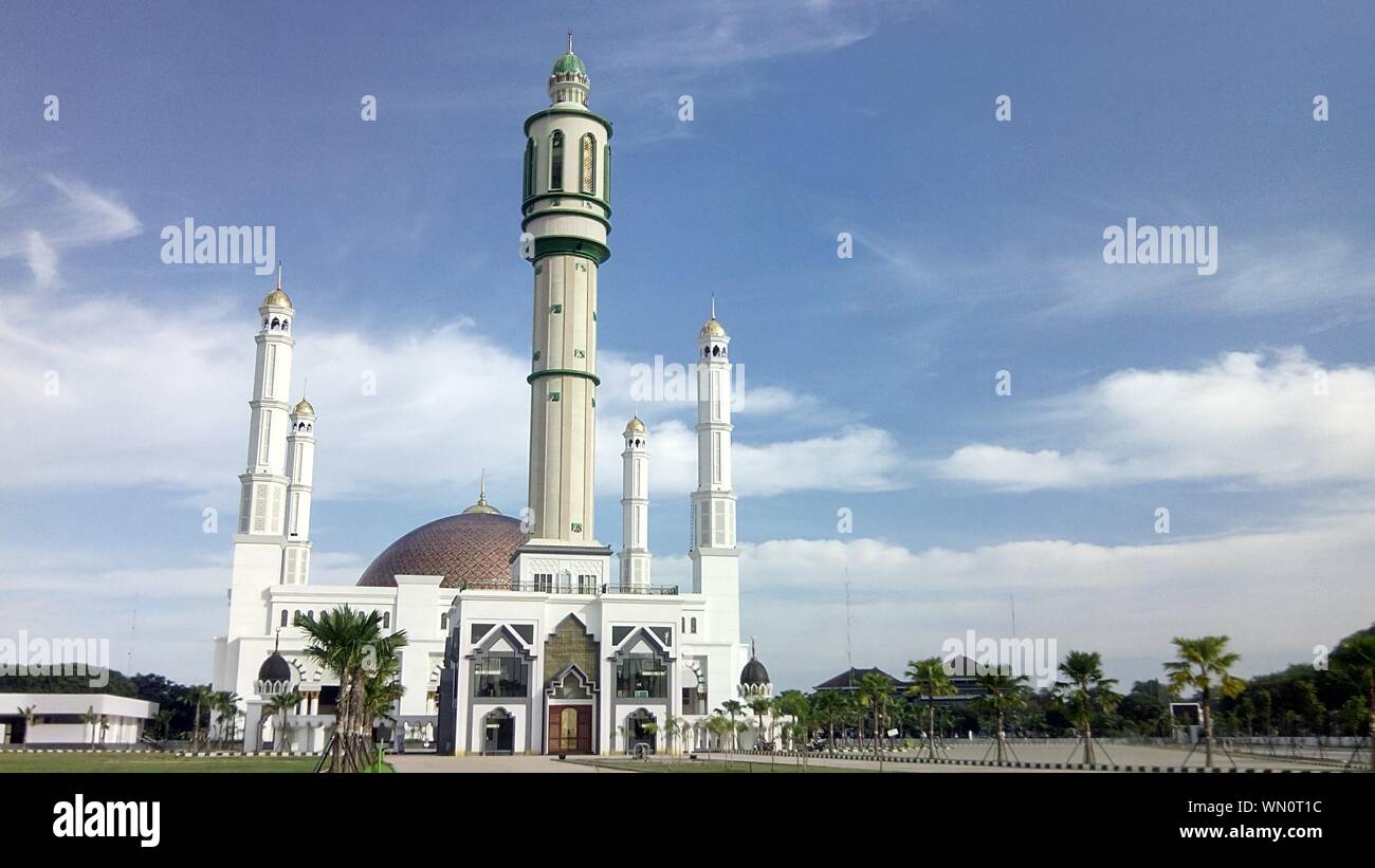 Detail Gambar Masjid Mujahidin Pontianak Nomer 22