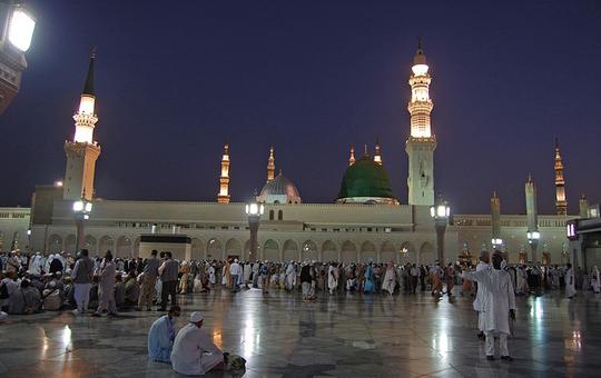 Detail Gambar Masjid Nabawi Dan Kabah Nomer 37