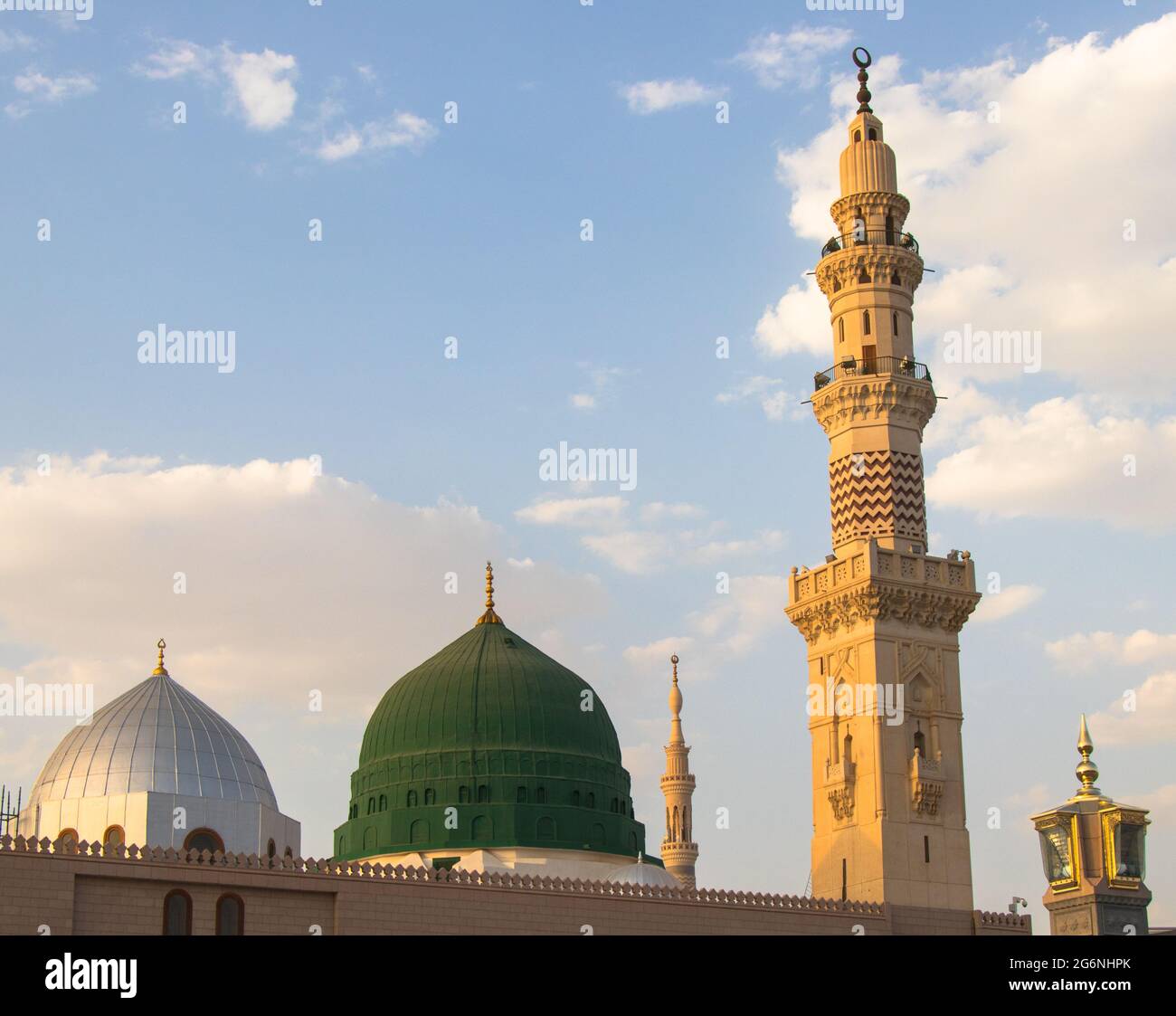 Detail Gambar Masjid Nabawi Madinah Nomer 3