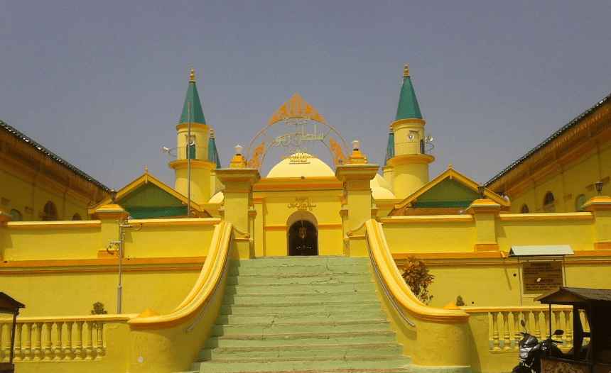 Detail Gambar Masjid Penyengat Nomer 14