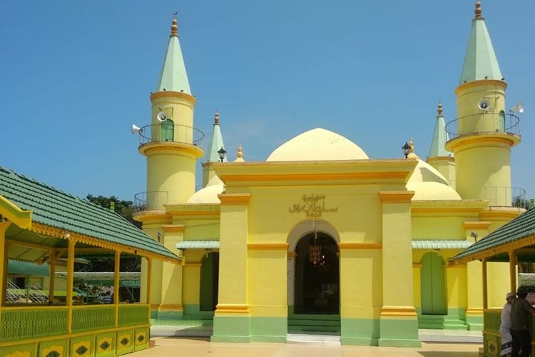 Detail Gambar Masjid Penyengat Nomer 18