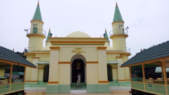 Detail Gambar Masjid Penyengat Nomer 26
