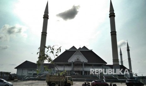 Detail Gambar Masjid Raya Daan Mogot Nomer 19