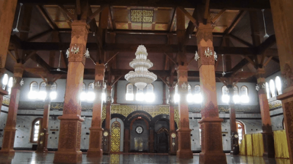 Detail Gambar Masjid Terindah Di Madura Nomer 12