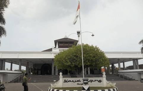 Detail Gambar Masjid Terindah Di Madura Nomer 37