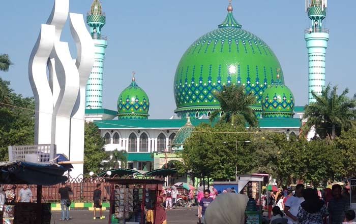 Detail Gambar Masjid Terindah Di Madura Nomer 45