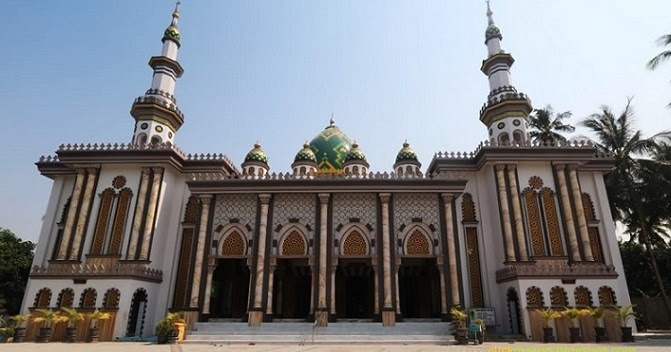 Detail Gambar Masjid Terindah Di Madura Nomer 47