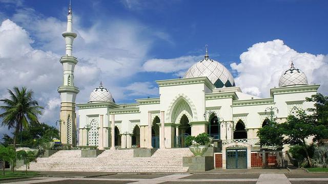 Detail Gambar Masjid Termegah Di Indonesia Nomer 22