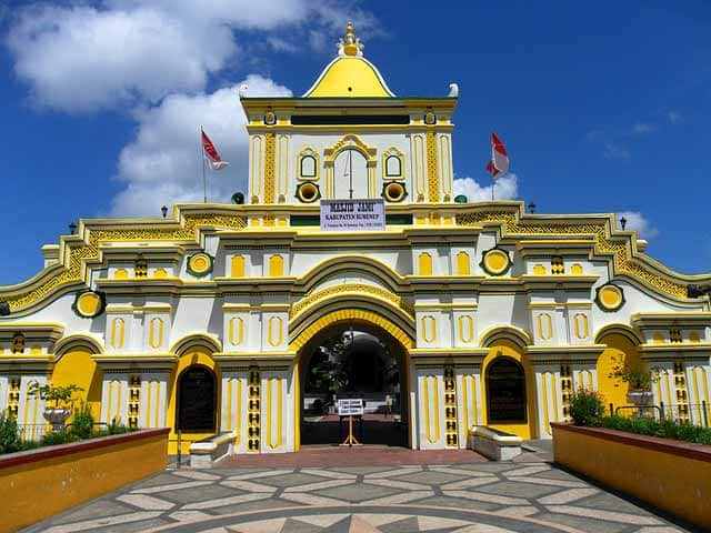 Detail Gambar Masjid Termegah Di Indonesia Nomer 27