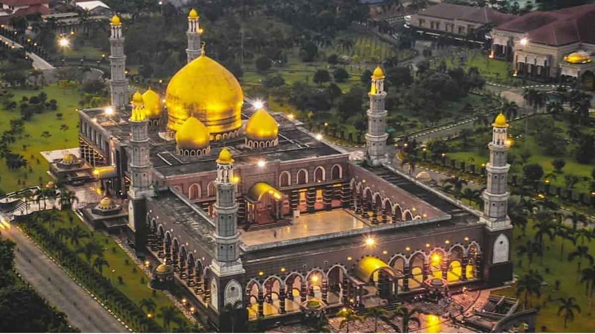 Detail Gambar Masjid Termegah Di Indonesia Nomer 7