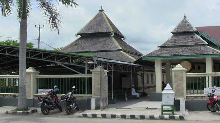 Detail Gambar Masjid Tertua Di Indonesia Nomer 30