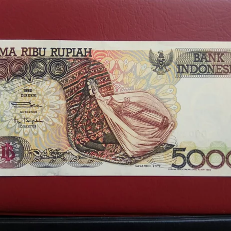 Detail Gambar Mata Uang Kertas 5000 Nomer 33