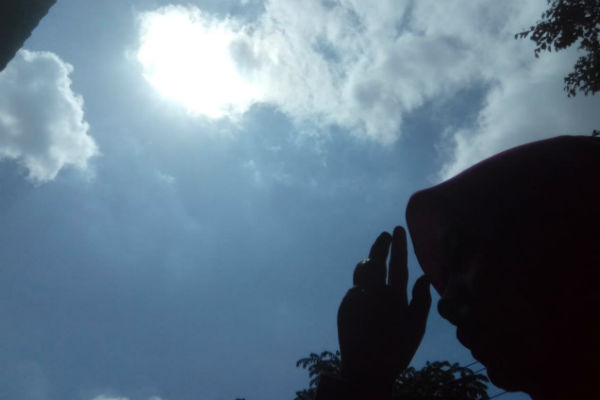 Detail Gambar Matahari Siang Hari Nomer 19