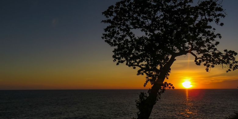 Detail Gambar Matahari Tenggelam Di Pantai Nomer 39