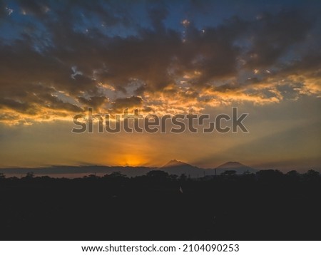 Detail Gambar Matahari Terbenam Di Sore Hari Di Pegunungan Nomer 52