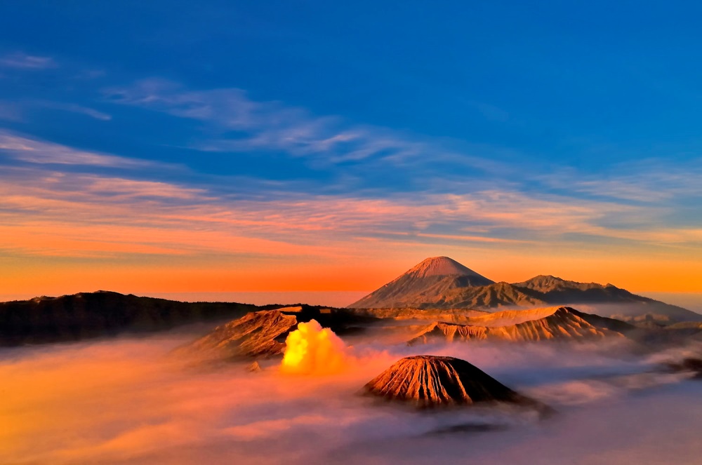 Detail Gambar Matahari Terbit Di Gunung Nomer 9